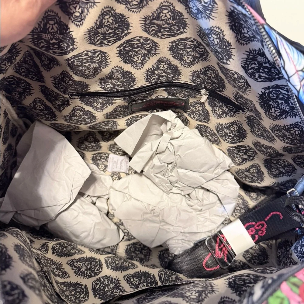 💚🌼NWT Ed Hardy "Love Kills Slowly" pink tattoo flash duffle bag. Weekender bag - Picture 11 of 14